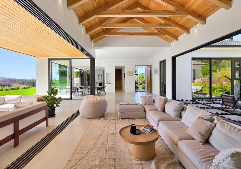 4 Bedroom Property for Sale in Zwaanswyk Western Cape